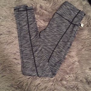 🆕🆕Victoria Secret Knock out leggings!